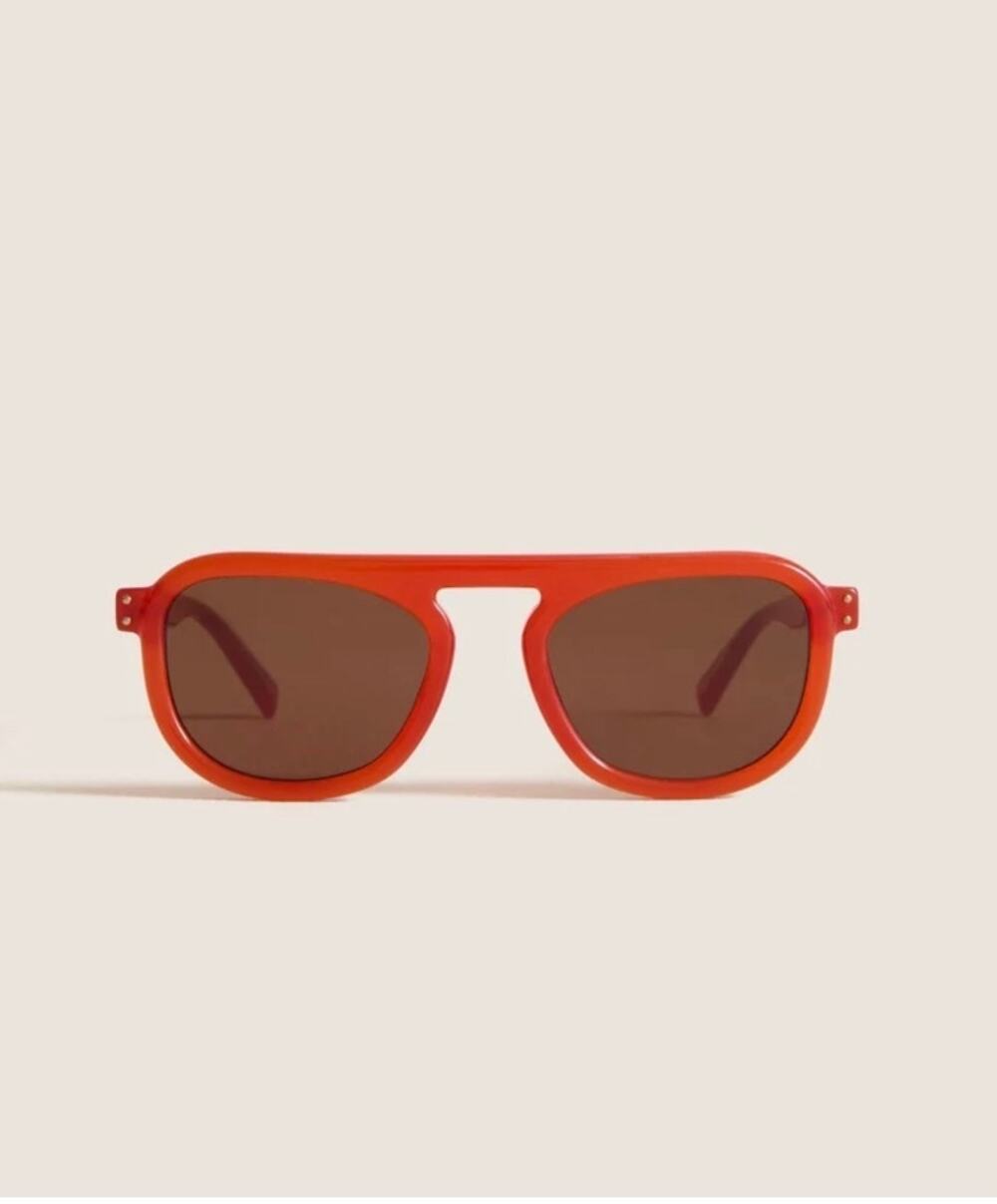 Sardine Tuckernuck
Cherry Bomb Stevie Sunglasses
Red